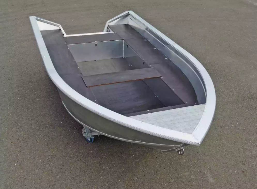 Алюминиевая лодка  Неман-420 в Якутске