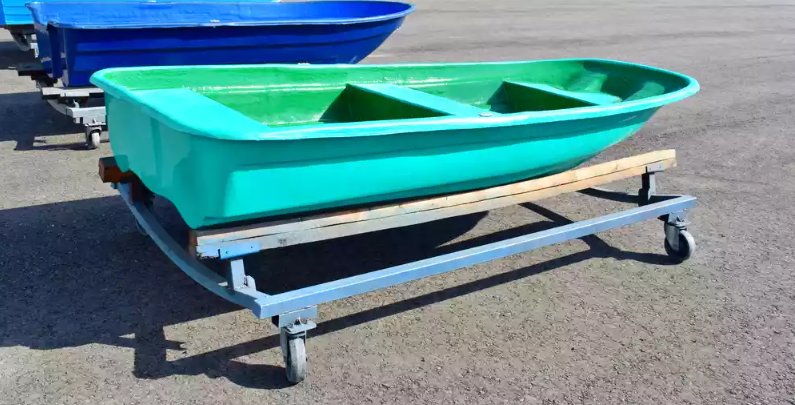 Стеклопластиковая лодка Старт (тримаран) в Якутске