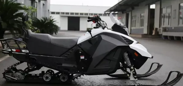 Снегоход ULAR 220 в Якутске