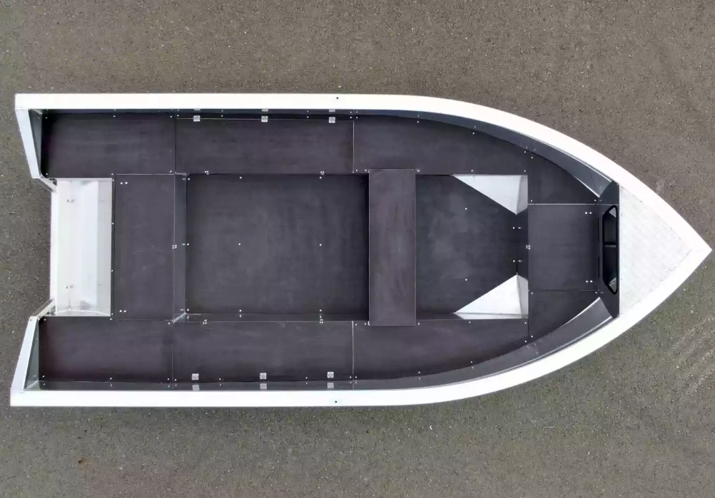 Алюминиевая лодка  Неман-420 в Якутске