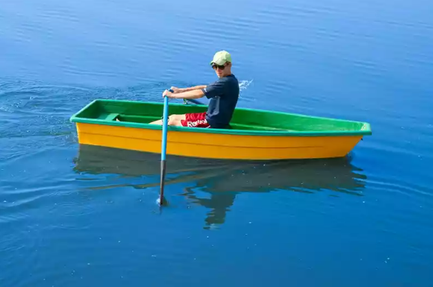 Стеклопластиковая лодка Малютка в Якутске