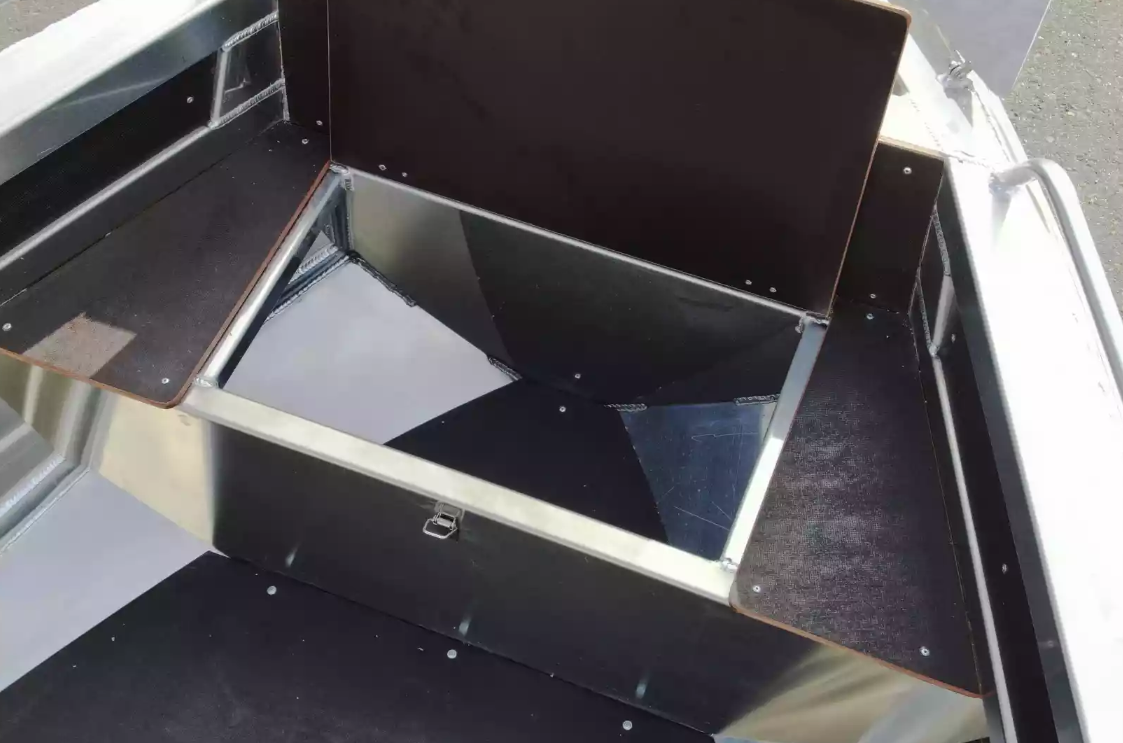 Алюминиевая лодка  Неман-480 Р в Якутске