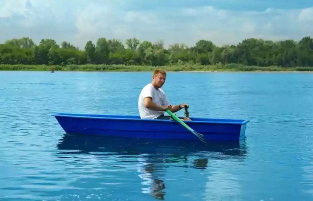 Стеклопластиковая лодка Малютка в Якутске