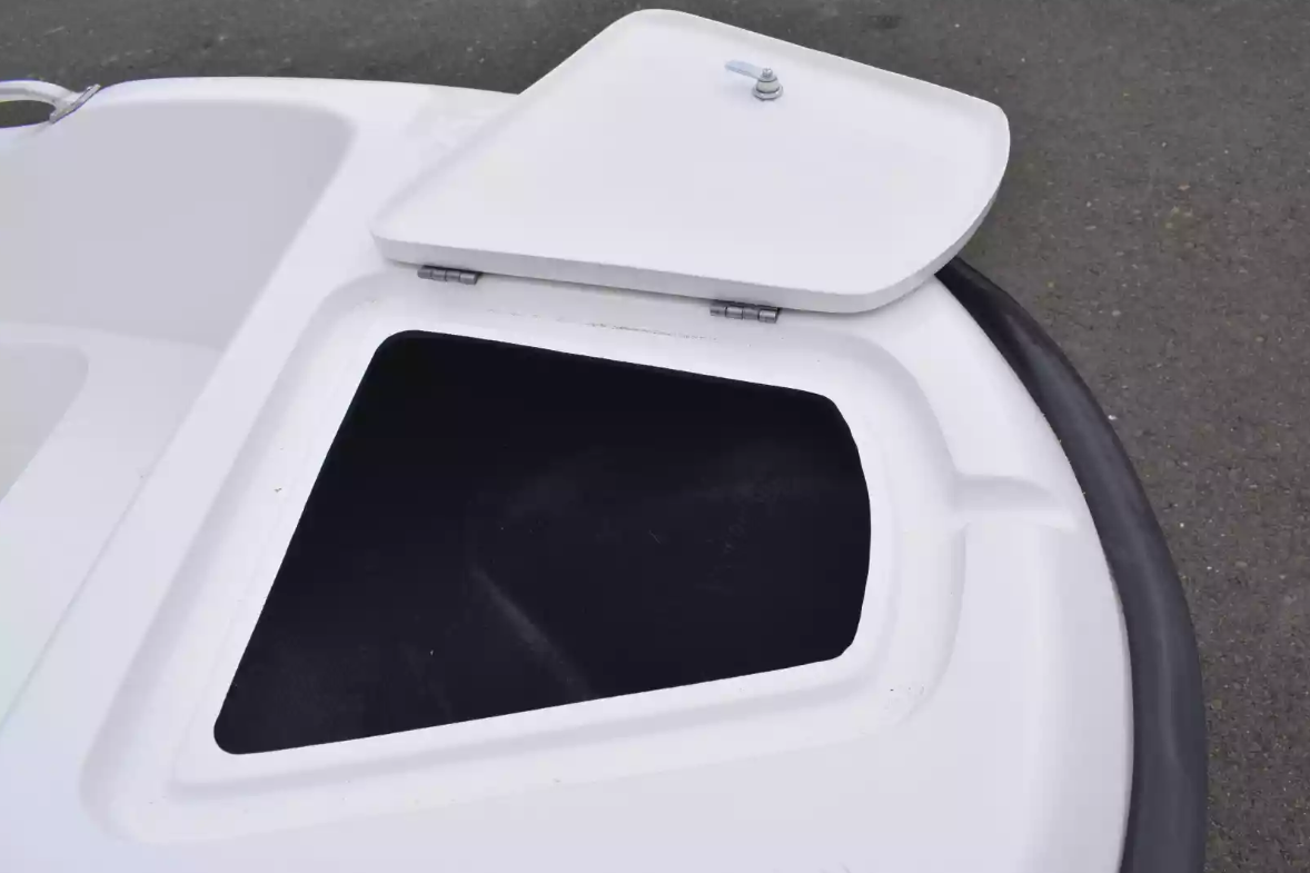 Стеклопластиковая лодка Пингвин New (тримаран) в Якутске