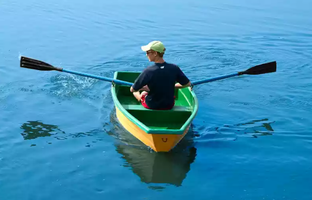 Стеклопластиковая лодка Малютка в Якутске