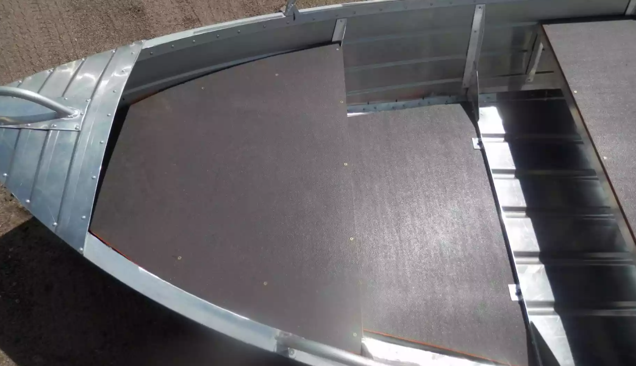 Алюминиевая лодка Вятка-Профи 32 в Якутске