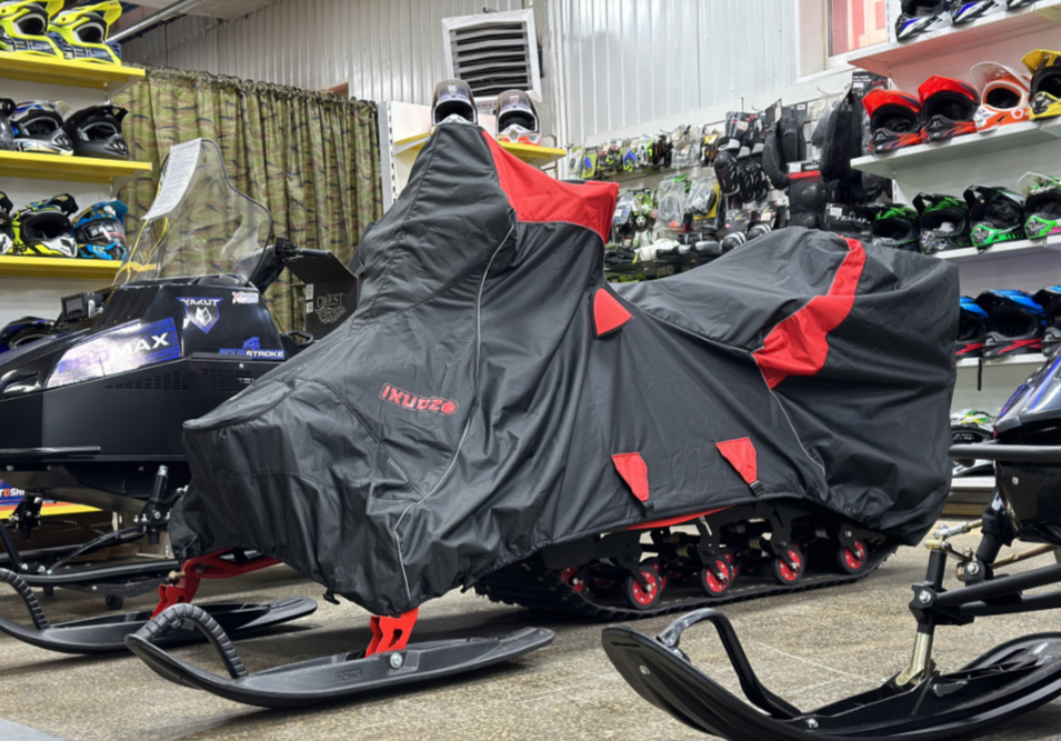 Чехол транспорт. снегохода IKUDZO HUNTER черно-красный Оксфорд ПРЕМИУМ качества с лого IKUDZO в Якутске