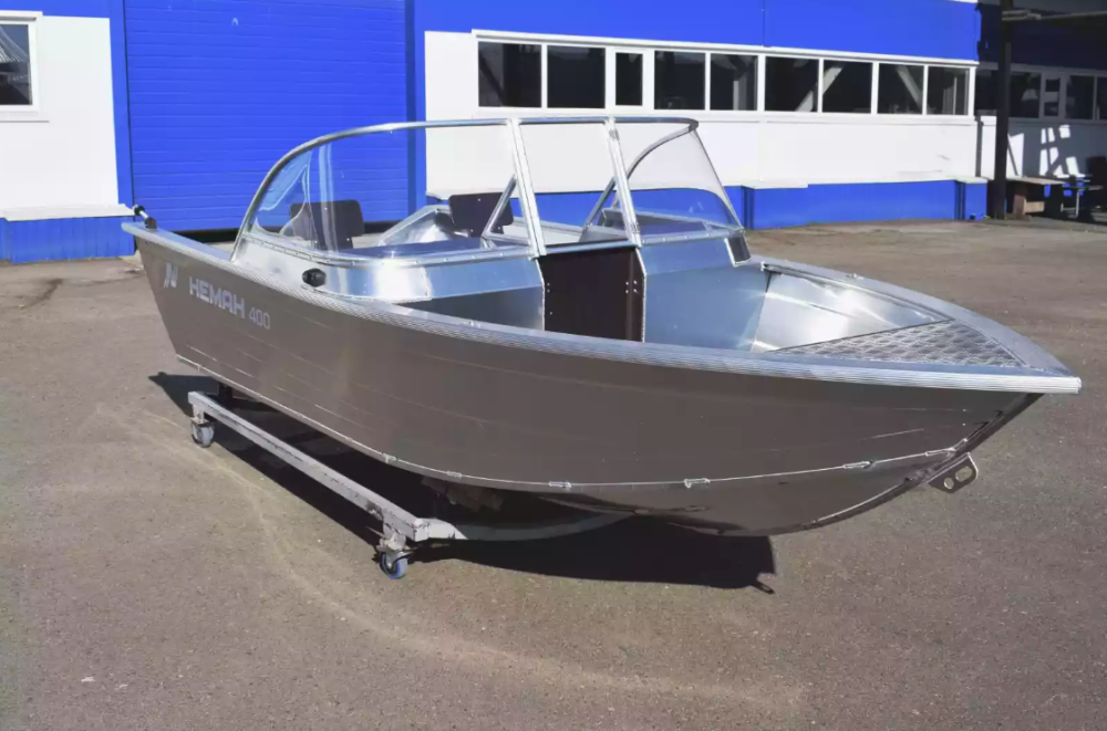 Алюминиевая лодка  Неман-400 DCM в Якутске