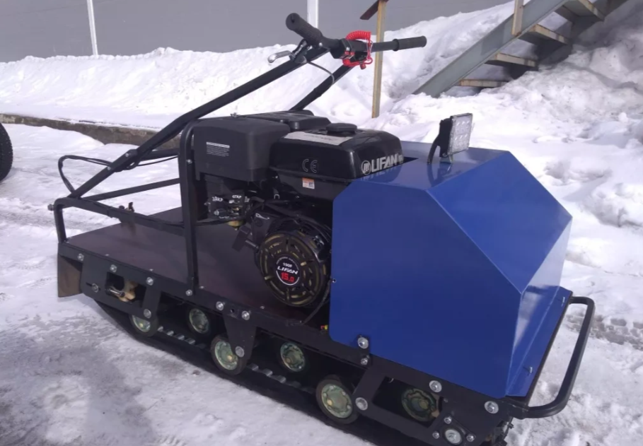 Мотобуксировщик AhtaR ЗИМА с реверсом (задний ход) в Якутске