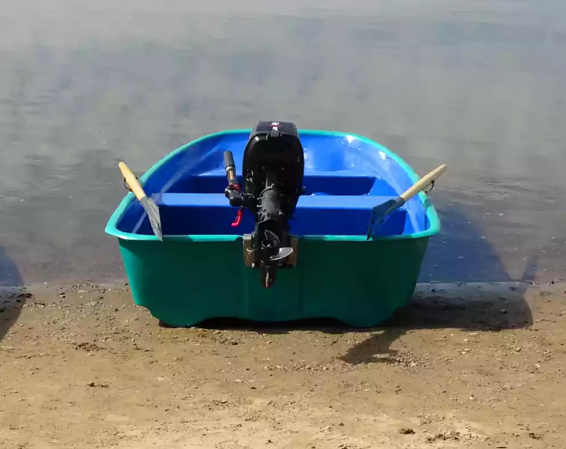 Стеклопластиковая лодка Старт (тримаран) в Якутске