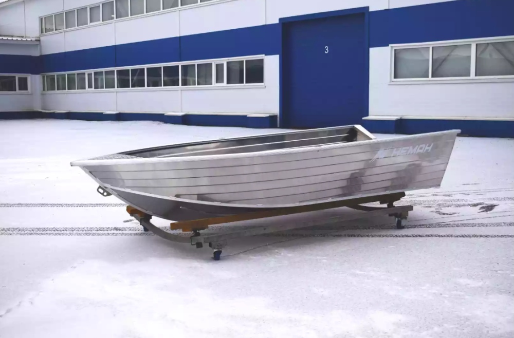 Алюминиевая лодка Неман-400 в Якутске
