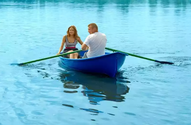 Стеклопластиковая лодка Дельфин в Якутске