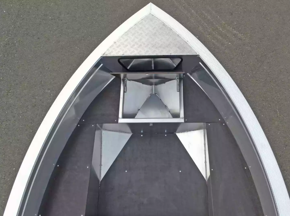 Алюминиевая лодка  Неман-420 в Якутске