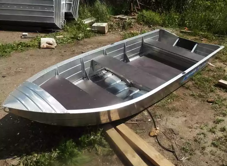 Алюминиевая лодка Вятка-Профи 37 в Якутске