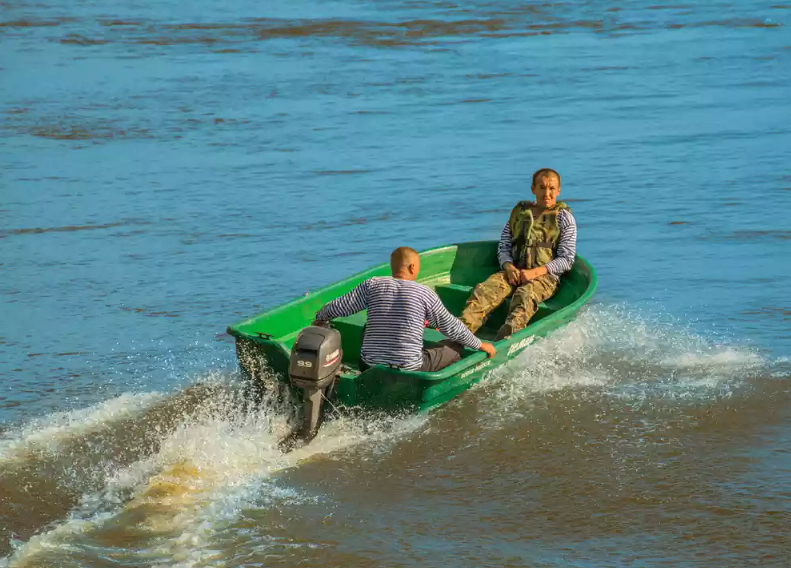 Стеклопластиковая лодка Neman-340 (тримаран) в Якутске