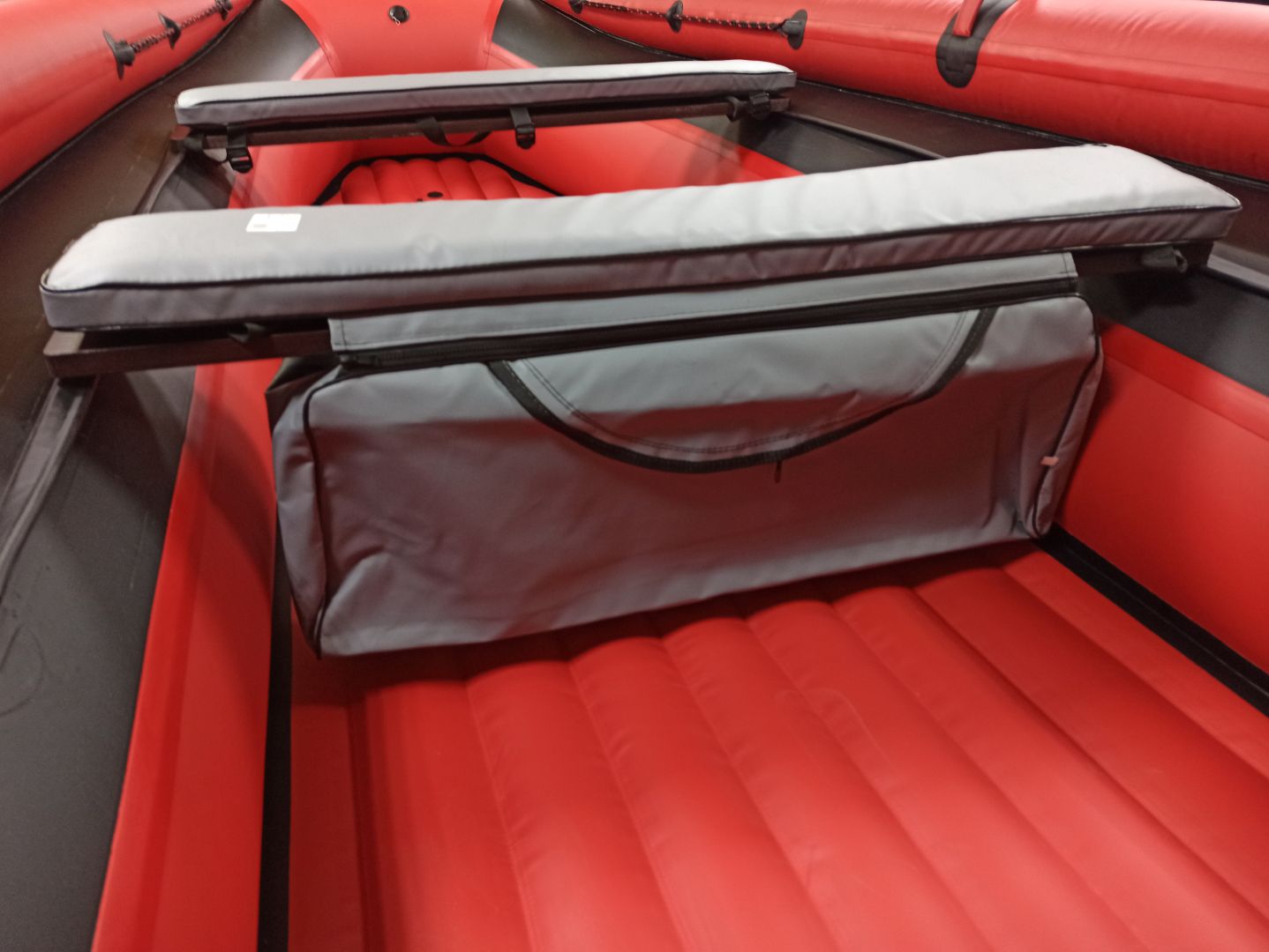 КОМПЛЕКТ МЯГКИХ НАКЛАДОК С СУМКОЙ ДЛЯ ЛОДОК 110Х20 СЕРЫЙ в Якутске