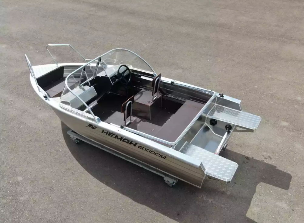 Алюминиевая лодка  Неман-400 DCM NEW в Якутске