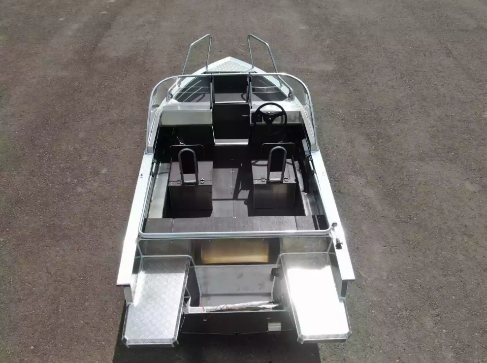 Алюминиевая лодка  Неман-400 DCM NEW в Якутске