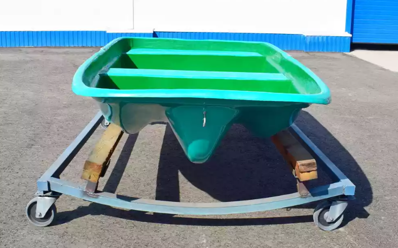 Стеклопластиковая лодка Старт (тримаран) в Якутске