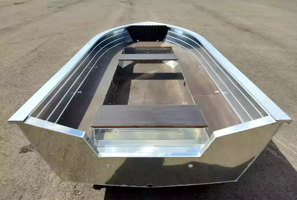 Алюминиевая лодка Неман-400 в Якутске