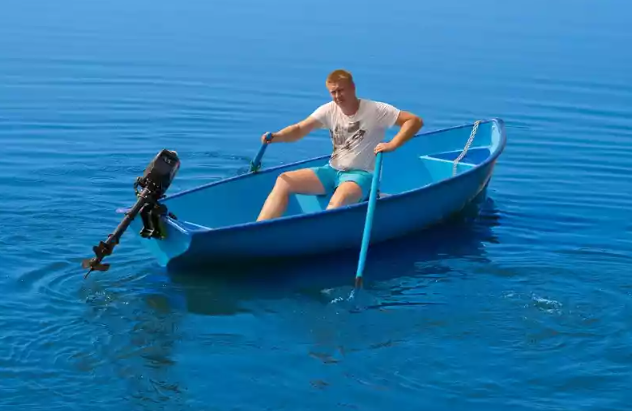 Стеклопластиковая лодка Омуль в Якутске