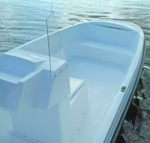 Стеклопластиковая лодка Пингвин с консолью (тримаран) в Якутске