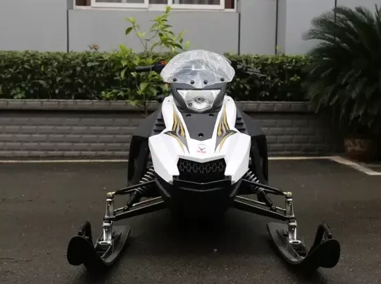 Снегоход ULAR 220 в Якутске