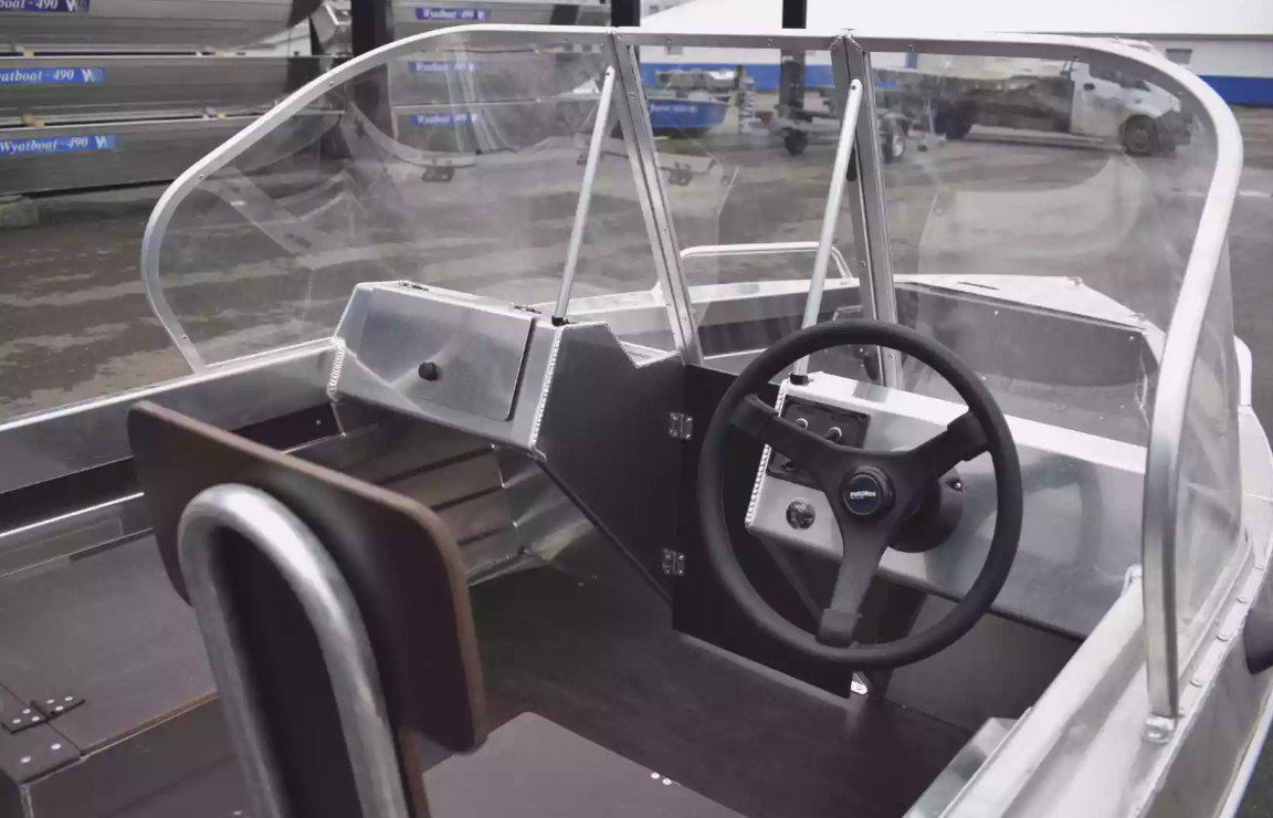 Алюминиевая лодка  Neman-400 DC в Якутске