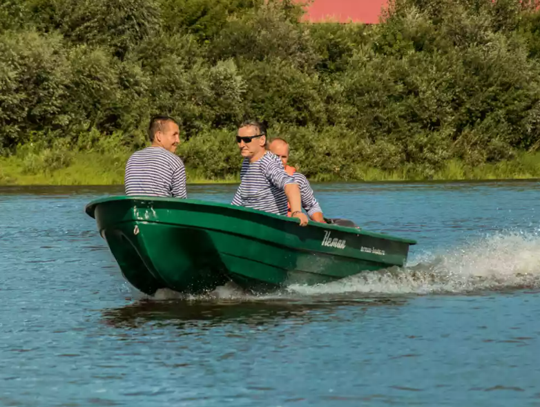 Стеклопластиковая лодка Neman-340 (тримаран) в Якутске