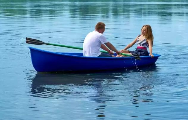 Стеклопластиковая лодка Дельфин в Якутске