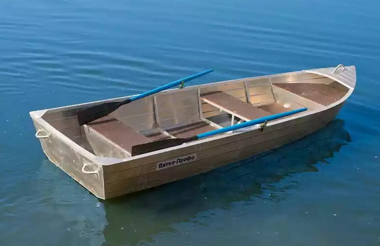 Алюминиевая лодка Вятка-Профи 32 в Якутске
