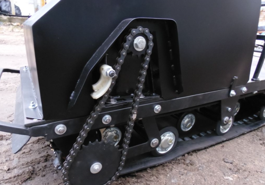 Мотобуксировщик AhtaR Зима 15 л/с с вариатором в Якутске