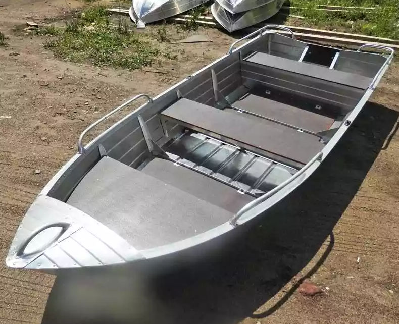 Алюминиевая лодка Вятка-Профи 37 в Якутске