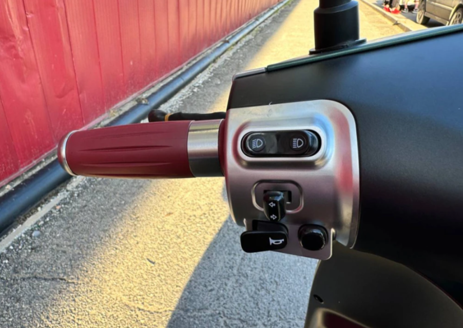 Скутер PROMAX Miami 240 (49) в Якутске