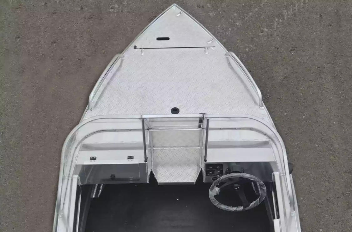 Алюминиевая лодка  Neman-400 PRO в Якутске