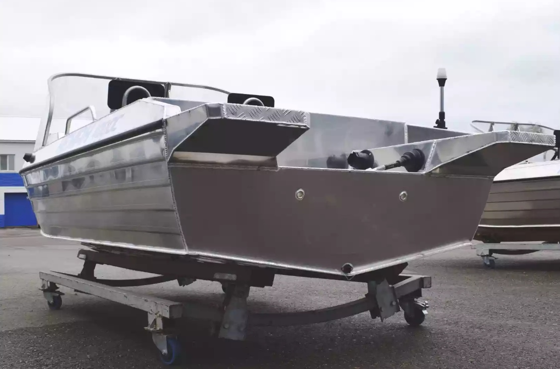 Алюминиевая лодка  Neman-400 DC в Якутске
