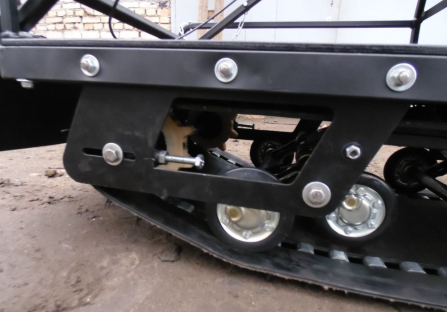 Мотобуксировщик AhtaR Зима 15 л/с с вариатором в Якутске