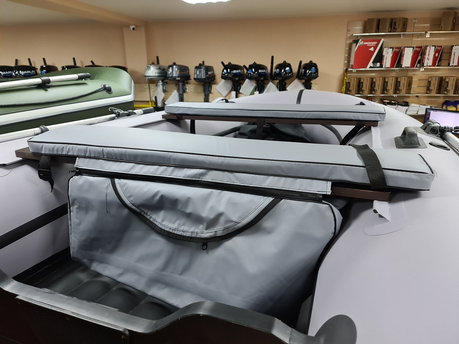 КОМПЛЕКТ МЯГКИХ НАКЛАДОК С СУМКОЙ ДЛЯ ЛОДОК 110Х20 СЕРЫЙ в Якутске