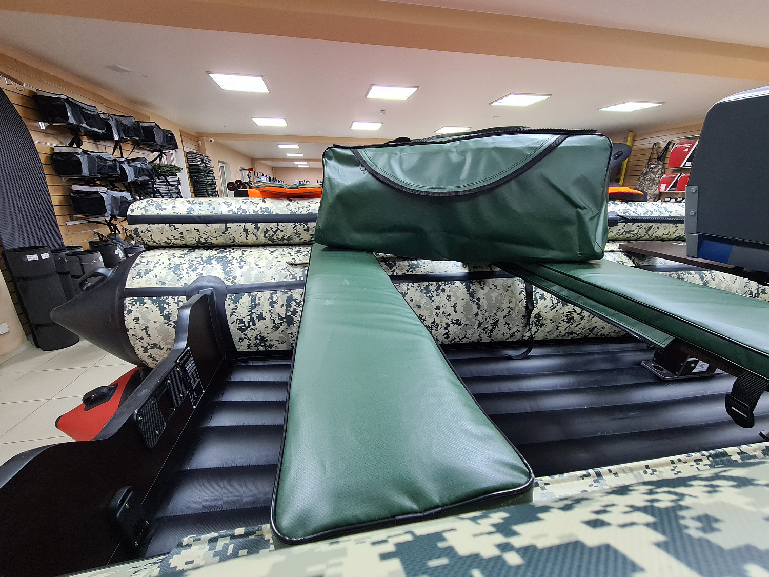 КОМПЛЕКТ МЯГКИХ НАКЛАДОК С СУМКОЙ ДЛЯ ЛОДОК 110Х20 ЗЕЛЕНЫЙ в Якутске