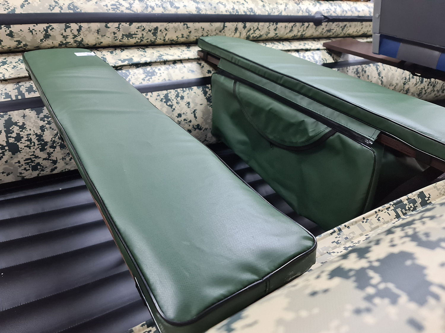 КОМПЛЕКТ МЯГКИХ НАКЛАДОК С СУМКОЙ ДЛЯ ЛОДОК 110Х20 ЗЕЛЕНЫЙ в Якутске